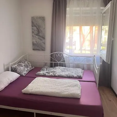 2 Bedroom Balcony Dutzendteich Apartment Nürnberg