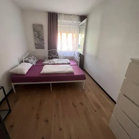 Apartment 2 Bedroom Balcony Dutzendteich Nürnberg